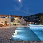 Meralia Villa *