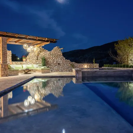 Meralia Villa *